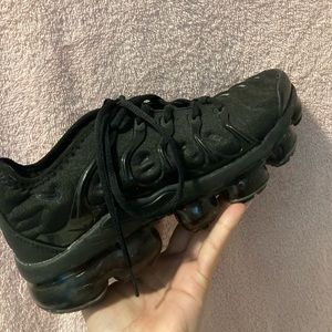 Women Nike air vapor max plus size 5